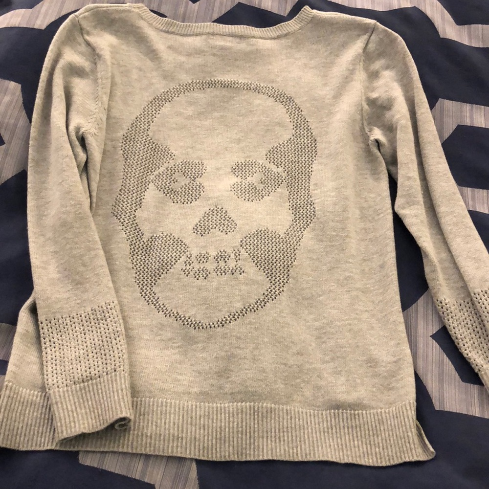 Skull sweater